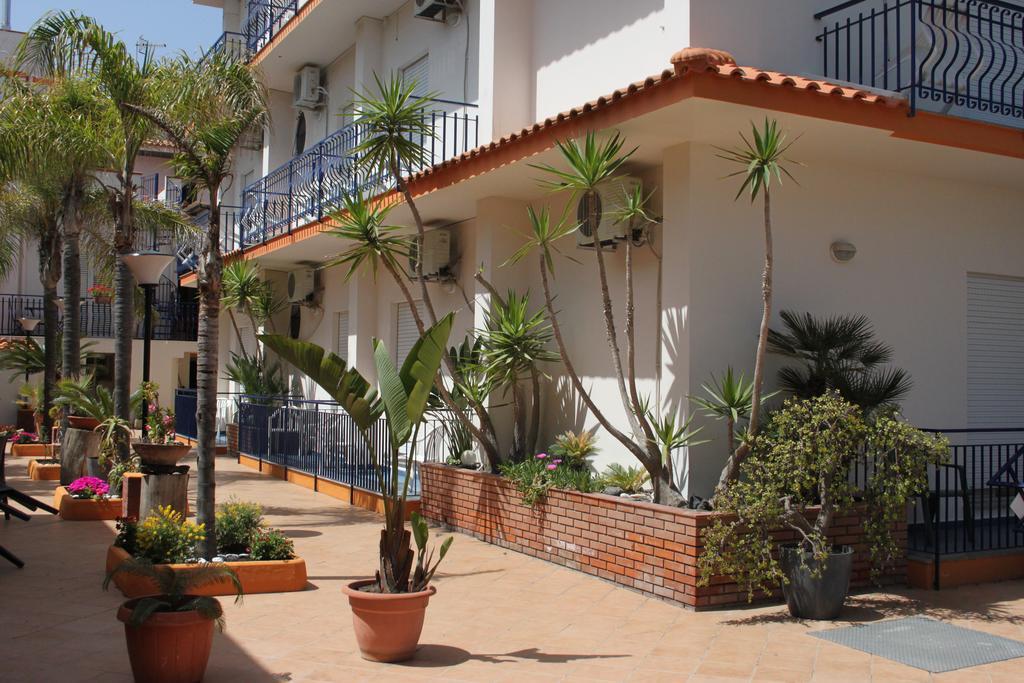 Hotel Pagano SantʼAlessio Siculo Extérieur photo