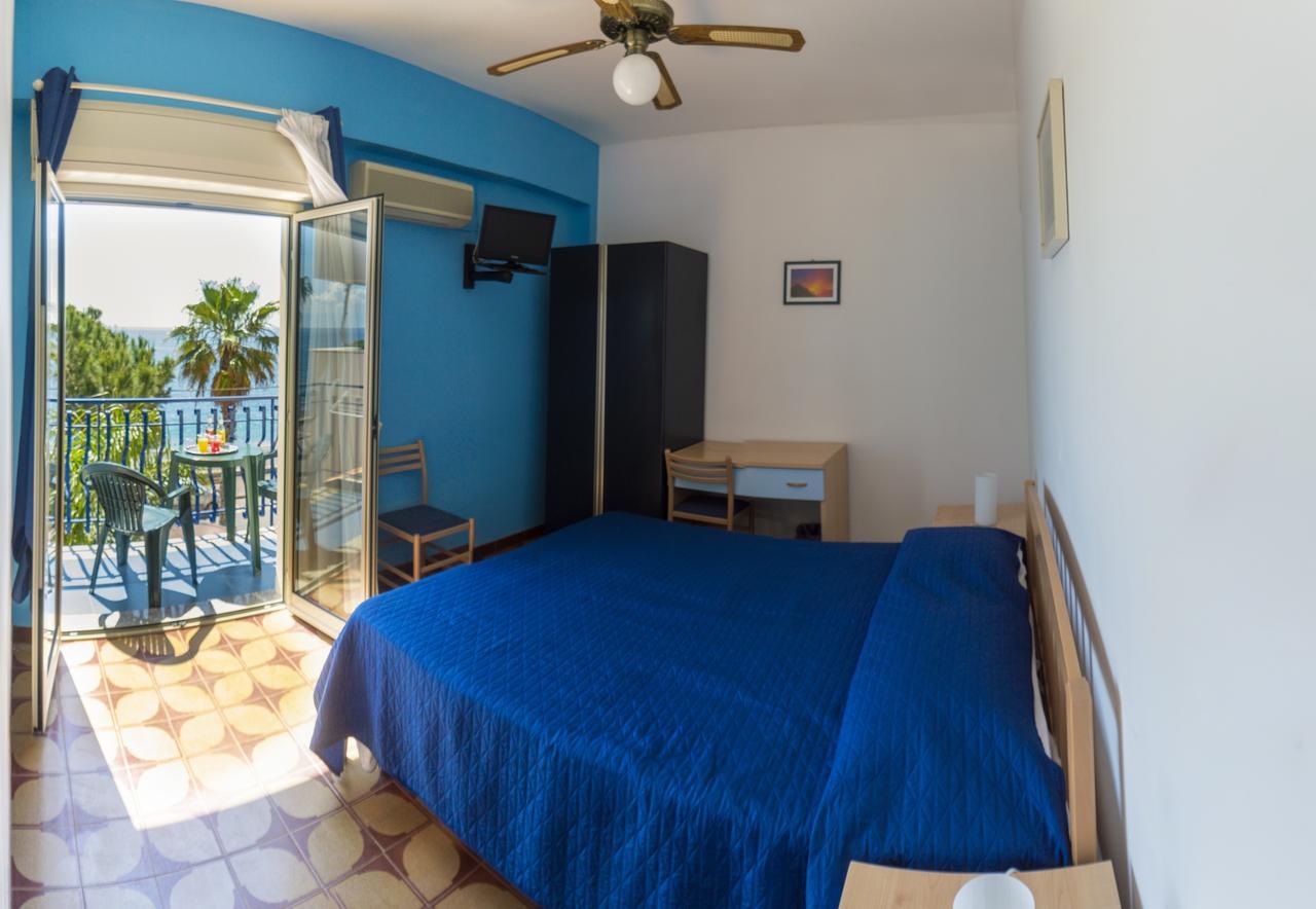 Hotel Pagano SantʼAlessio Siculo Extérieur photo