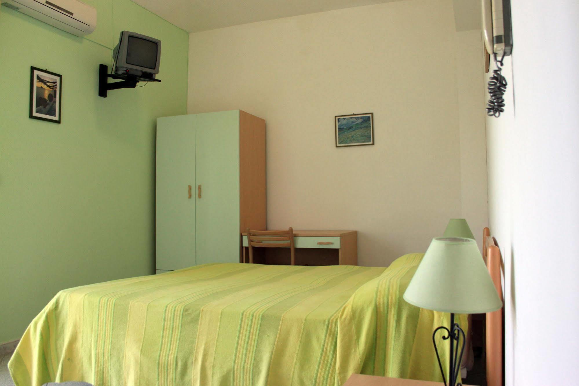 Hotel Pagano SantʼAlessio Siculo Extérieur photo